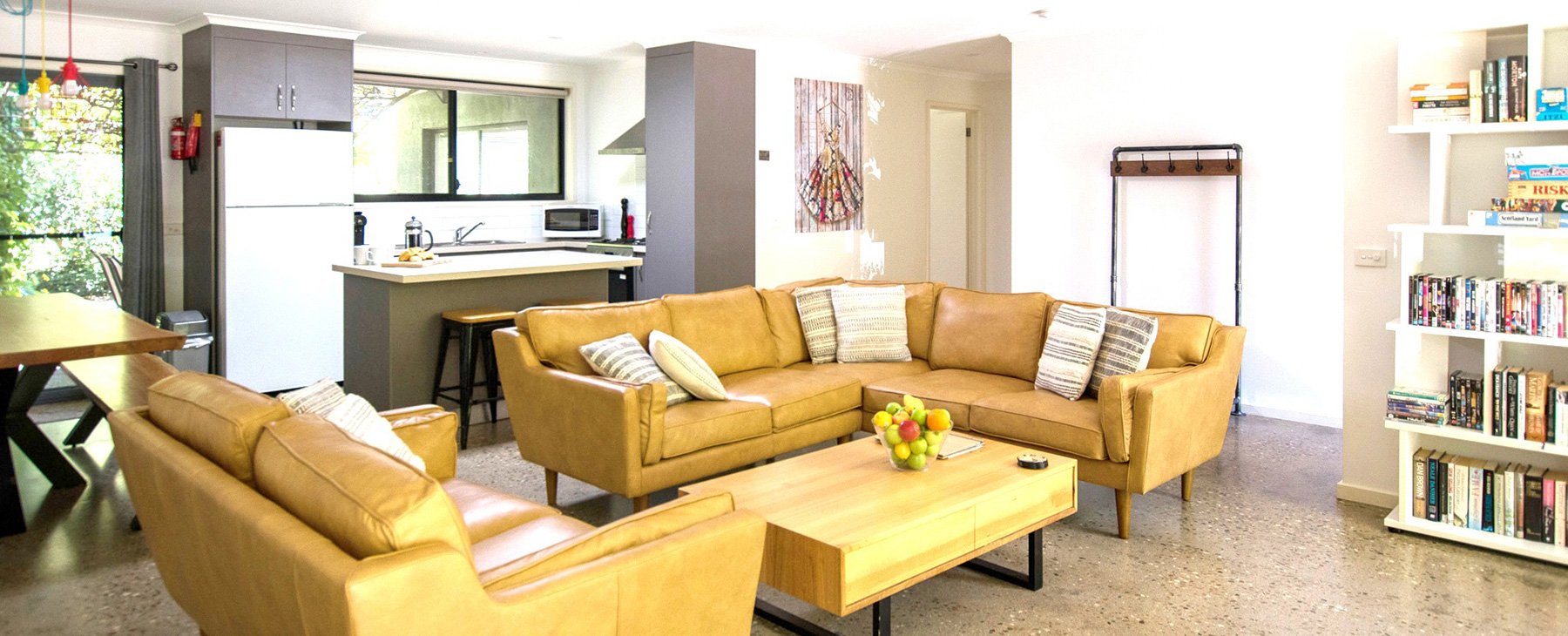 1a-Premium-quality-new-furniture-in-light-filled-open-plan-spaces