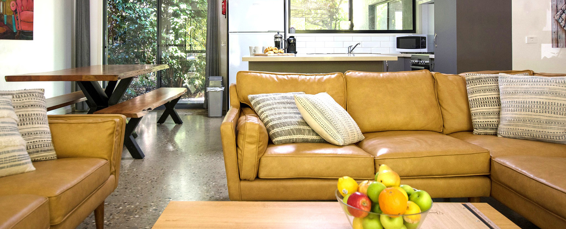 7a-Open-plan-living-at-its-best.--Light-filled-open-spaces.